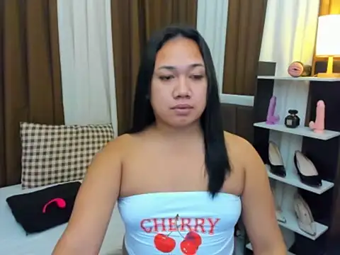 TsUncutKaren online show from October 28, 8:33 pm