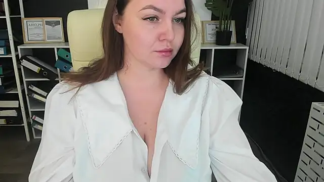  feel me  online show from November 17, 1:44 am