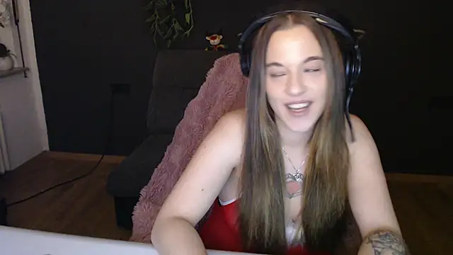 Snapshot of Luna_Lynn chatting on November 29, 10:24 pm Luna Lynn online show from November 29, 10:24 pm