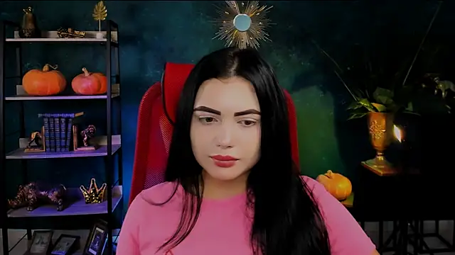 Snapshot of NaomiWilsons chatting on October 31, 8:15 am NaomiWilsons online show from October 31, 8:15 am