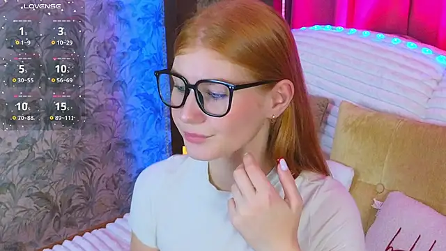 JuliaPowers  online show from September 30, 4:06 am