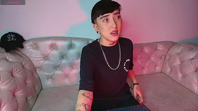 Snapshot of Eryx_Eriscor chatting on September 26, 2:32 pm Eryx Eriscor online show from September 26, 2:32 pm