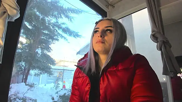 Ella Vee online show from February 19, 6:53 am