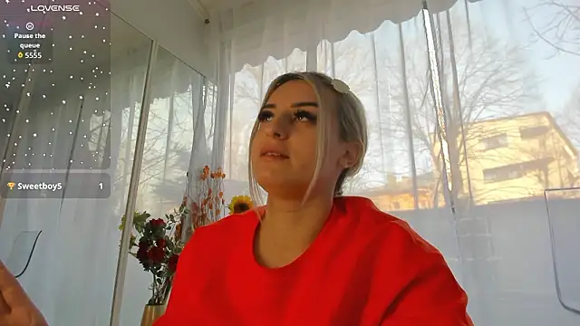 Ella Vee online show from March 16, 5:55 am