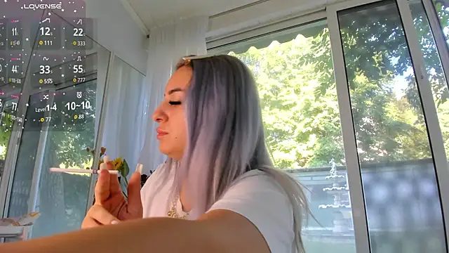 Ella Vee online show from July 30, 5:39 am