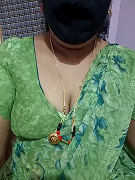 luci-queen online show from April 21, 7:14 am