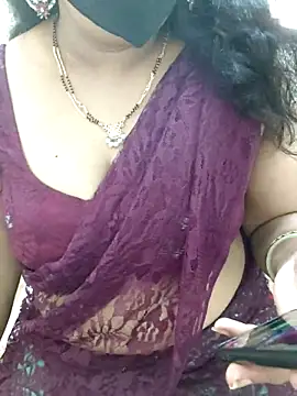 luci-queen online show from June 9, 7:42 am