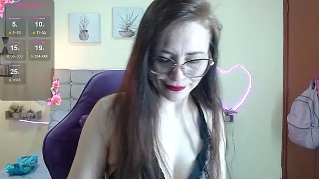 Snapshot of _naomi_s chatting on July 27, 1:40 pm naomi s online show from July 27, 1:40 pm