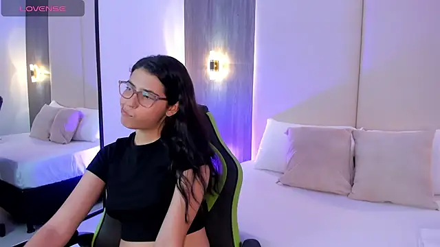 desireee  online show from February 28, 12:17 pm