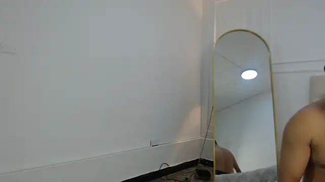 Snapshot of charlotte_dante212 chatting on December 15, 4:17 am charlotte dante212 online show from December 15, 4:17 am