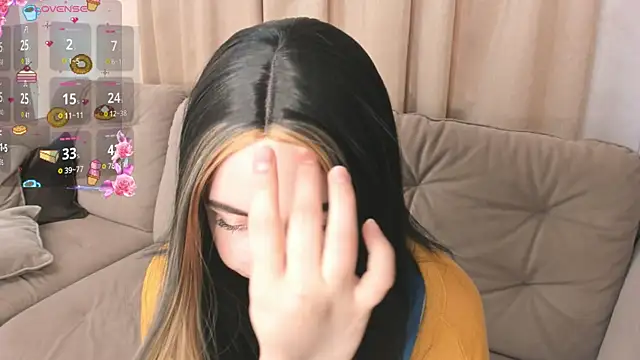 Snapshot of EvaBlimey chatting on November 18, 5:23 am EvaBlimey online show from November 18, 5:23 am