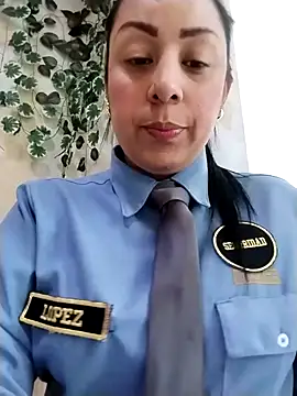 Snapshot of CRISTAL__11 chatting on October 4, 2:04 pm CRISTAL 11 online show from October 4, 2:04 pm