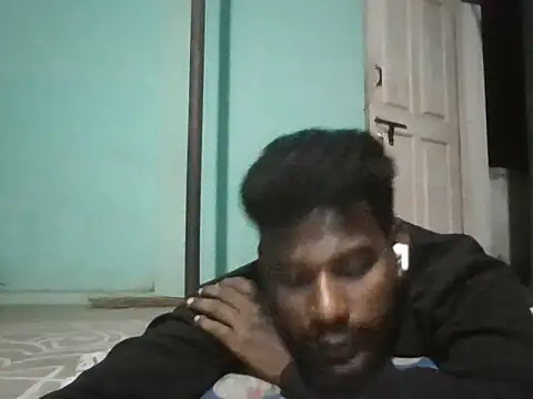 Snapshot of Tamilgud23 chatting on May 30, 4:37 pm Tamilgud23 online show from May 30, 4:37 pm