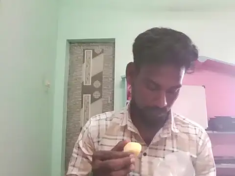 Snapshot of Tamilgud23 chatting on June 3, 4:48 am Tamilgud23 online show from June 3, 4:48 am