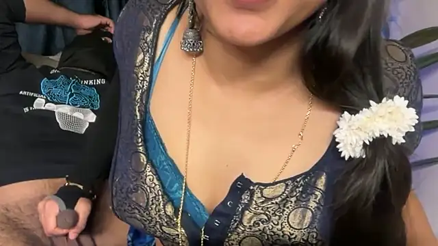 Snapshot of hot_spicey chatting on June 1, 3:25 pm hot spicey online show from June 1, 3:25 pm