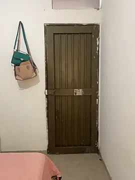 zaracollins01 online show from February 20, 6:19 pm