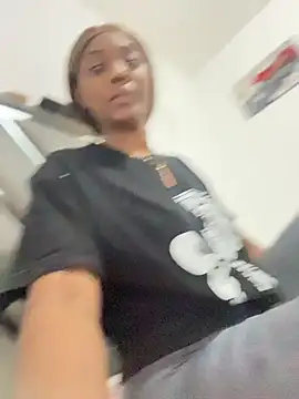 zaracollins01 online show from July 3, 12:17 am