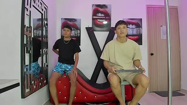 Snapshot of GRETTY_BOYS chatting on November 12, 7:20 am GRETTY BOYS online show from November 12, 7:20 am