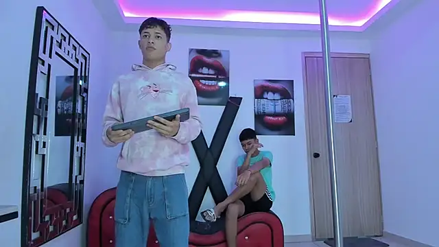 Snapshot of GRETTY_BOYS chatting on November 13, 7:18 am GRETTY BOYS online show from November 13, 7:18 am