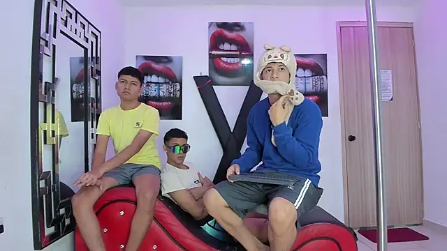 Snapshot of GRETTY_BOYS chatting on November 20, 7:30 am GRETTY BOYS online show from November 20, 7:30 am