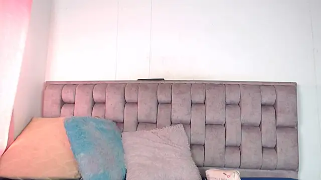 Alexa-Hunter online show from June 13, 9:46 pm
