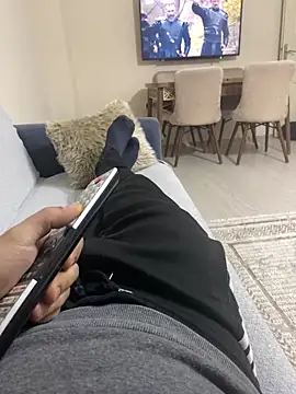 banuemre28 online show from December 3, 5:00 pm