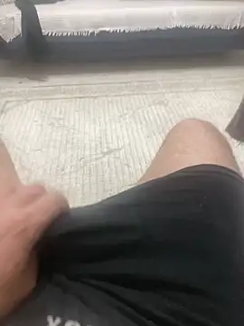 banuemre28 online show from February 1, 9:02 pm