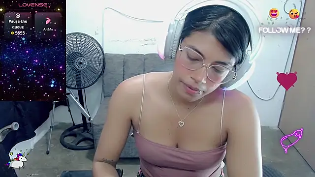 Dulce2415 online show from June 3, 1:41 am
