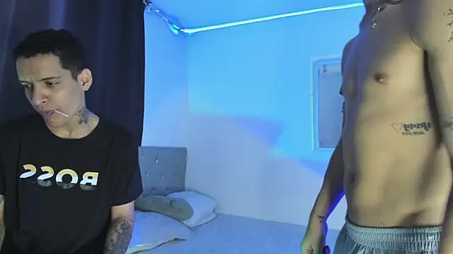 Snapshot of twinkDuohot chatting on January 18, 10:57 pm twinkDuohot online show from January 18, 10:57 pm