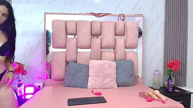 Snapshot of SofiaSommers chatting on December 2, 10:05 pm SofiaSommers online show from December 2, 10:05 pm