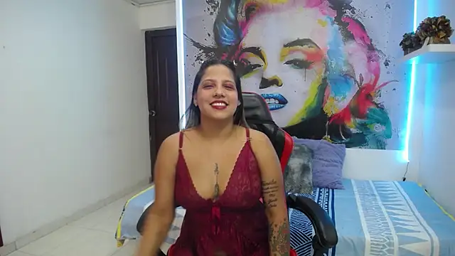 Snapshot of tiana_breeze chatting on October 7, 5:43 pm tiana breeze online show from October 7, 5:43 pm