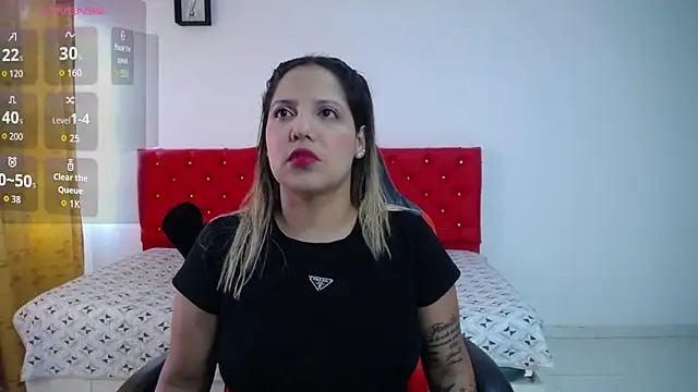 Snapshot of tiana_breeze chatting on November 3, 6:53 pm tiana breeze online show from November 3, 6:53 pm