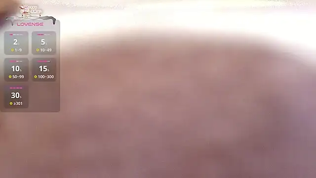 Snapshot of emycarver09 chatting on November 10, 12:15 pm emycarver09 online show from November 10, 12:15 pm