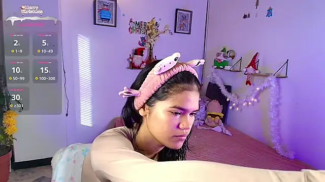 Snapshot of emycarver09 chatting on November 13, 11:42 am emycarver09 online show from November 13, 11:42 am