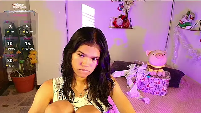 Snapshot of emycarver09 chatting on November 22, 11:42 am emycarver09 online show from November 22, 11:42 am