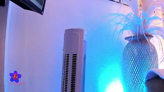 ArianaSantana online show from November 11, 8:20 pm