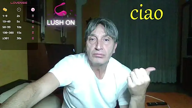Snapshot of lattediyak chatting on October 18, 11:05 pm lattediyak online show from October 18, 11:05 pm