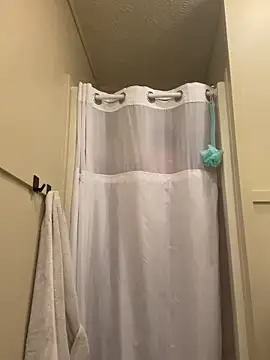 Snapshot of NeedyGlister chatting on December 16, 7:52 pm NeedyGlister online show from December 16, 7:52 pm