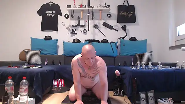 Snapshot of Sklave-Sille chatting on July 19, 4:33 pm Sklave-Sille online show from July 19, 4:33 pm