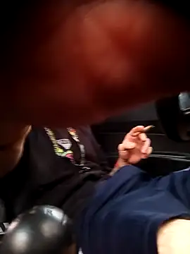 Snapshot of DebutingPathway chatting on October 13, 1:00 pm DebutingPathway online show from October 13, 1:00 pm