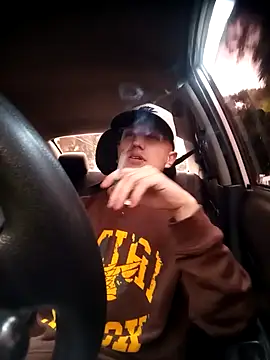 Snapshot of DebutingPathway chatting on November 30, 12:20 pm DebutingPathway online show from November 30, 12:20 pm