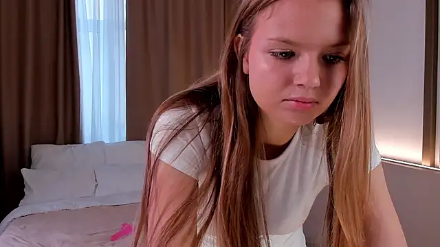 Snapshot of hidden_charm_ chatting on September 21, 12:18 pm hidden charm online show from September 21, 12:18 pm