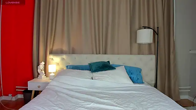 Belle Wa1ker online show from October 10, 9:30 am