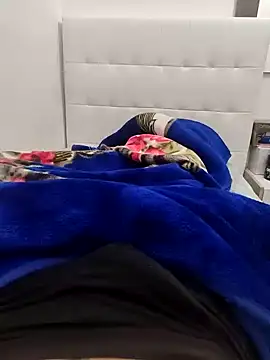 Snapshot of Yazaza1999 chatting on October 8, 10:46 am Yazaza1999 online show from October 8, 10:46 am