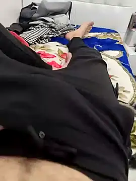 Snapshot of Yazaza1999 chatting on October 28, 2:31 pm Yazaza1999 online show from October 28, 2:31 pm