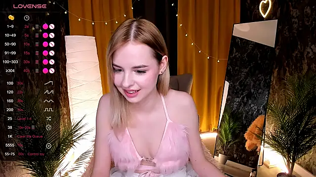 LillianShine online show from April 25, 7:55 am