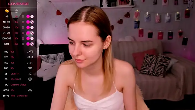 LillianShine online show from May 29, 7:17 am