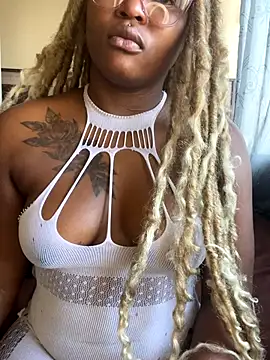 Snapshot of houseforsex chatting on October 23, 6:34 am houseforsex online show from October 23, 6:34 am