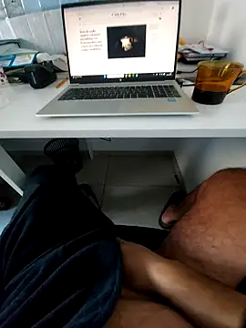 Snapshot of hpp66 chatting on December 14, 8:20 am hpp66 online show from December 14, 8:20 am