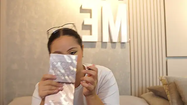 Snapshot of Tayler_Kim chatting on September 18, 4:42 pm Tayler Kim online show from September 18, 4:42 pm